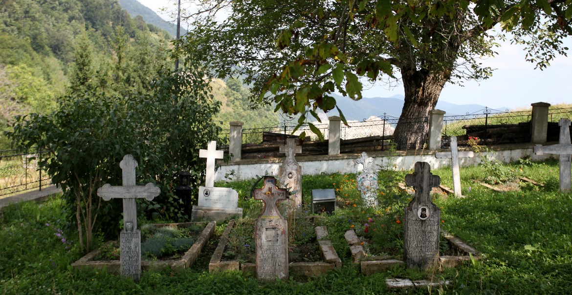 Cimitirul călugăresc de la Arnota