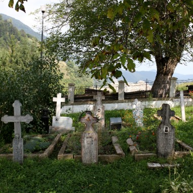 Cimitirul călugăresc de la Arnota